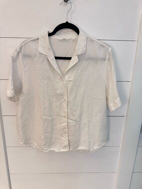 Uniqlo L Linen-cotton short sleeve lagonlook V neck button down cottagecore top